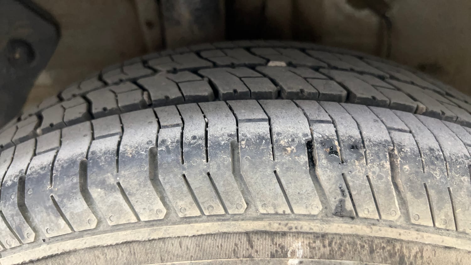 Used 2017 Hyundai Elite i20 Sportz 1.2 Petrol Manual tyres RIGHT REAR TYRE TREAD VIEW