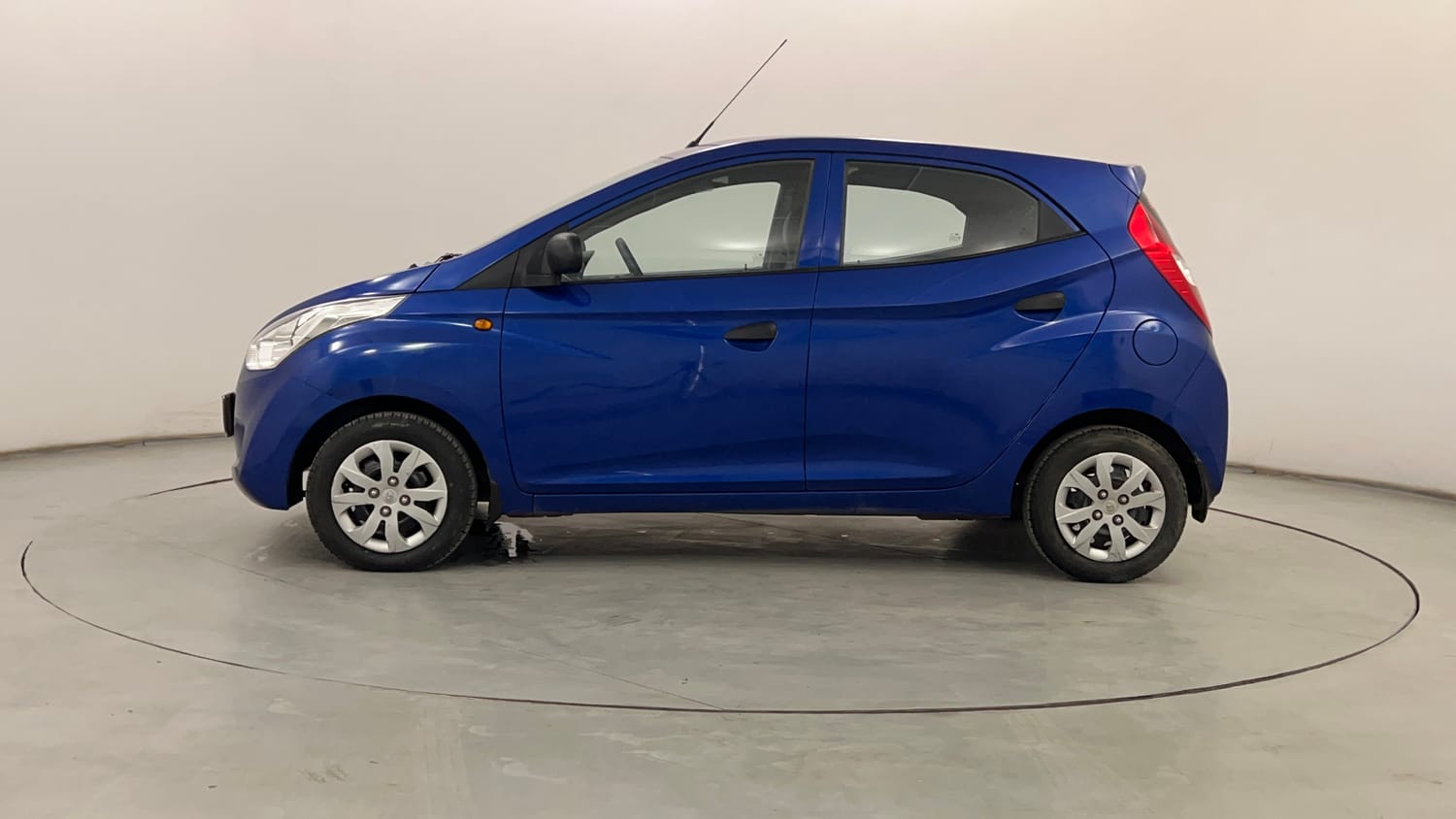 Used 2016 Hyundai Eon Magna Petrol Manual exterior LEFT SIDE VIEW