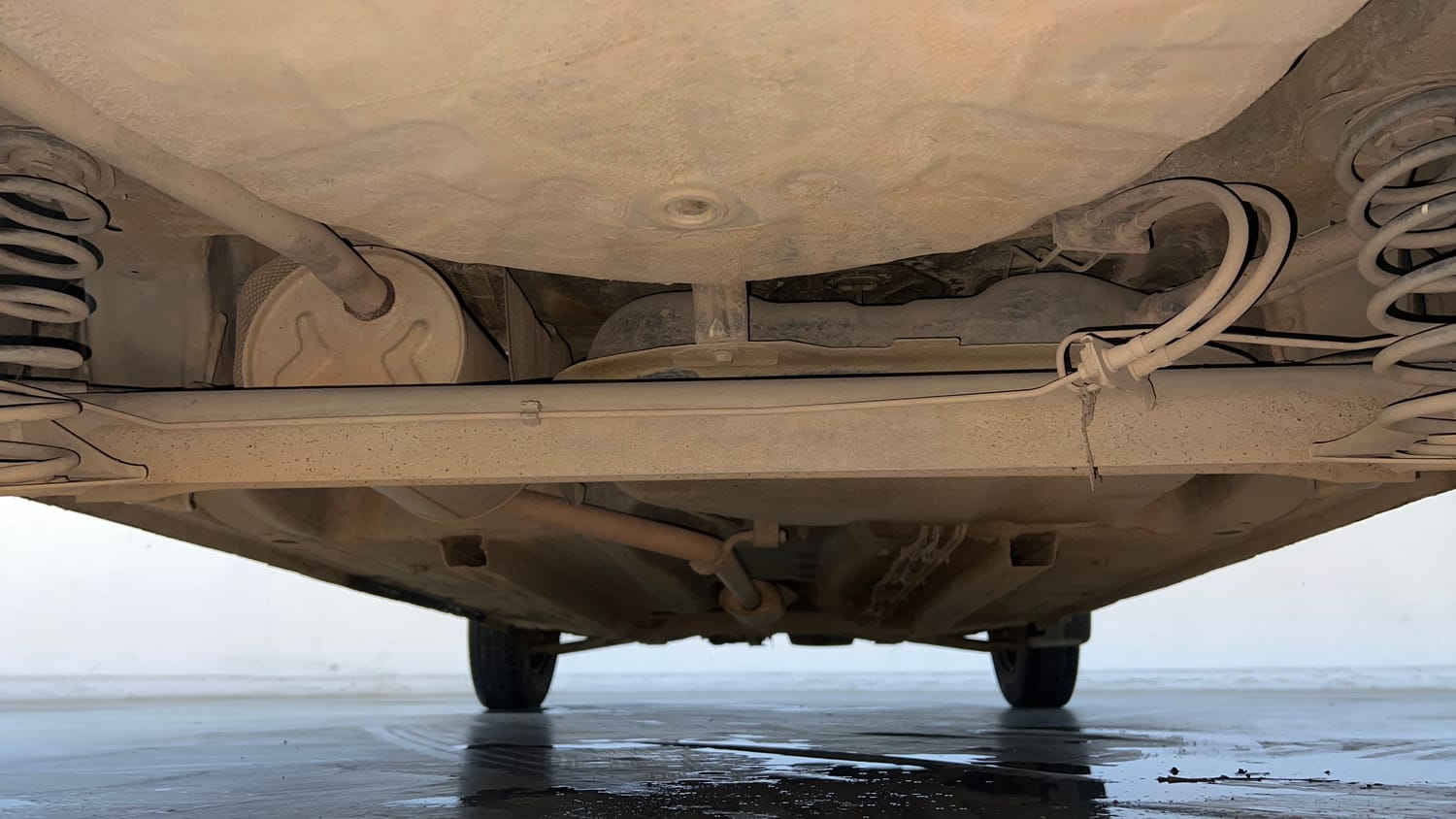 Used 2017 Renault Kwid 1.0 RXT Petrol Manual extra REAR UNDERBODY VIEW (TAKEN FROM REAR)