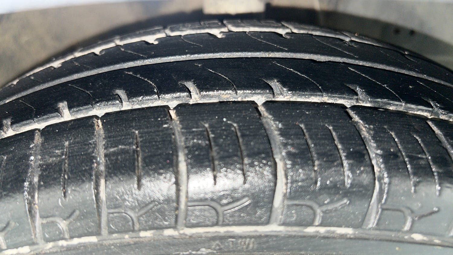 Used 2016 Hyundai Eon Era + Petrol Manual tyres RIGHT FRONT TYRE TREAD VIEW