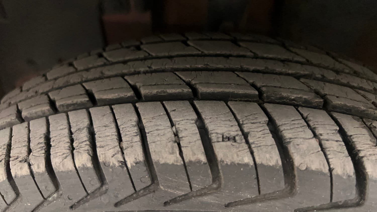 Used 2017 Renault Kwid RXL Petrol Manual tyres LEFT FRONT TYRE TREAD VIEW