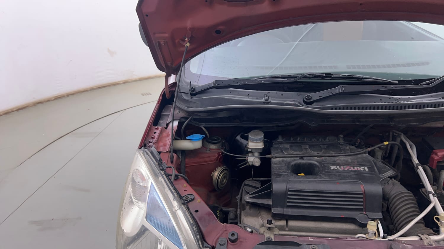 Used 2012 Maruti Suzuki Wagon R LXi Petrol Manual engine ENGINE RIGHT SIDE HINGE & APRON VIEW