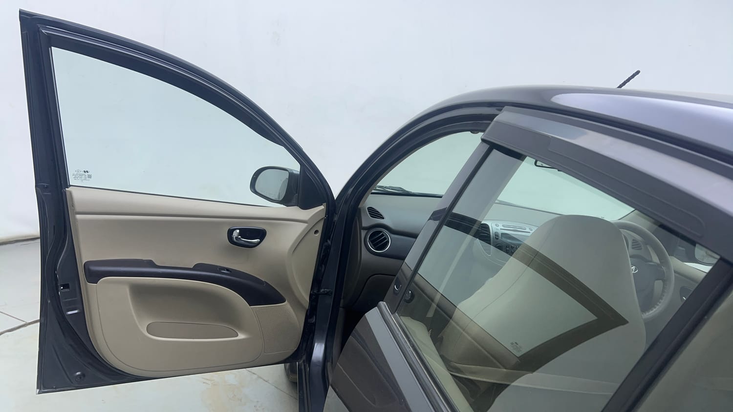 Used 2013 Hyundai i10 Sportz 1.2 Kappa2 Petrol Manual interior LEFT FRONT DOOR OPEN VIEW
