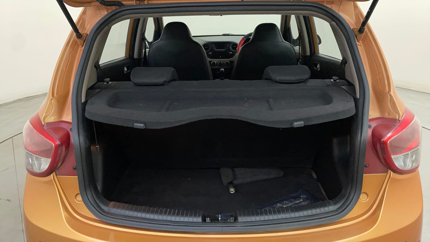 Used 2015 Hyundai Grand i10 Asta AT 1.2 Kappa VTVT Petrol Automatic interior DICKY INSIDE VIEW