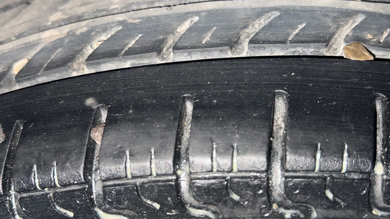 Used 2014 Hyundai Eon Sportz Petrol Manual tyres LEFT REAR TYRE TREAD VIEW