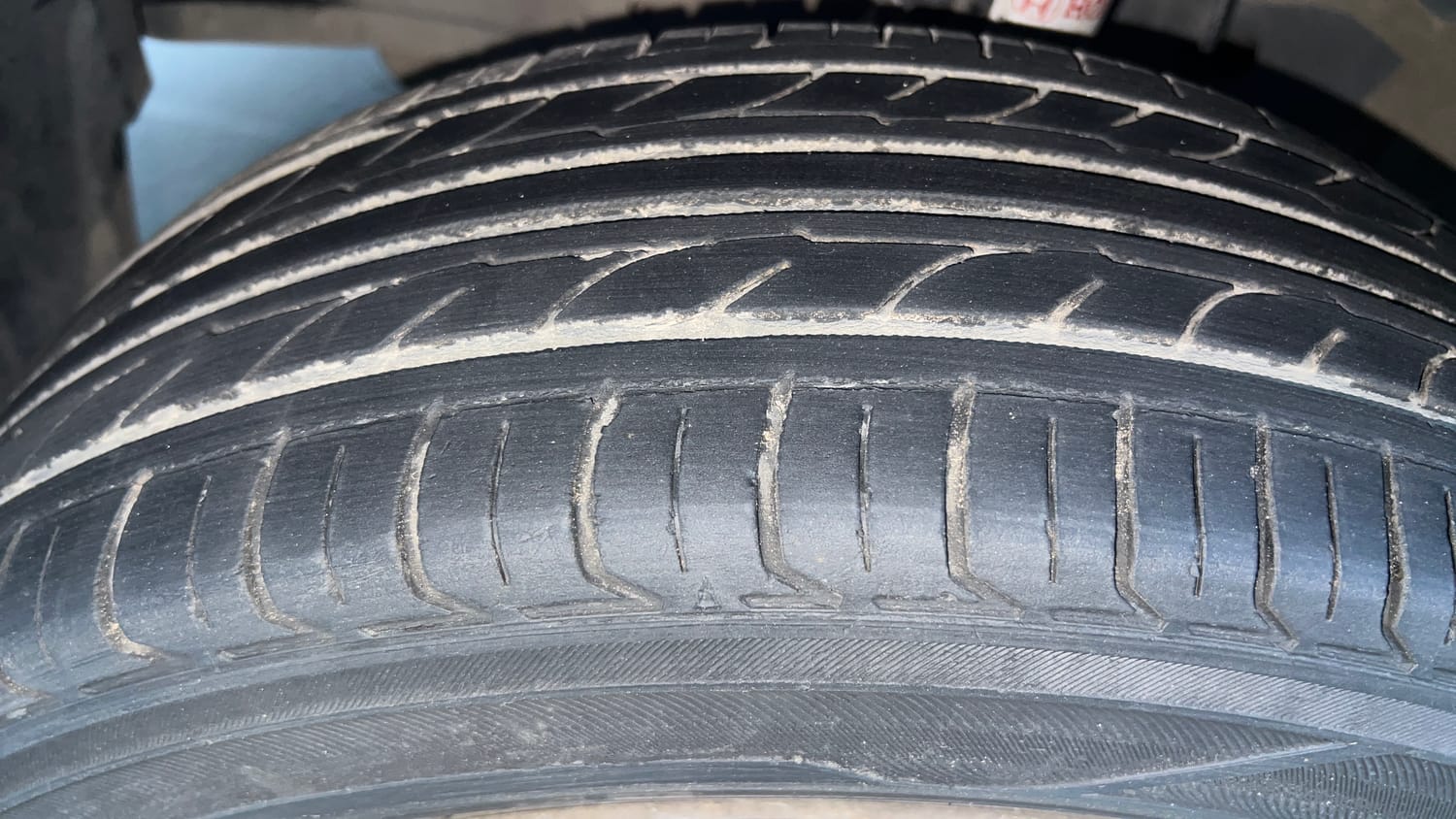Used 2015 Honda City SV Petrol Manual tyres LEFT FRONT TYRE TREAD VIEW