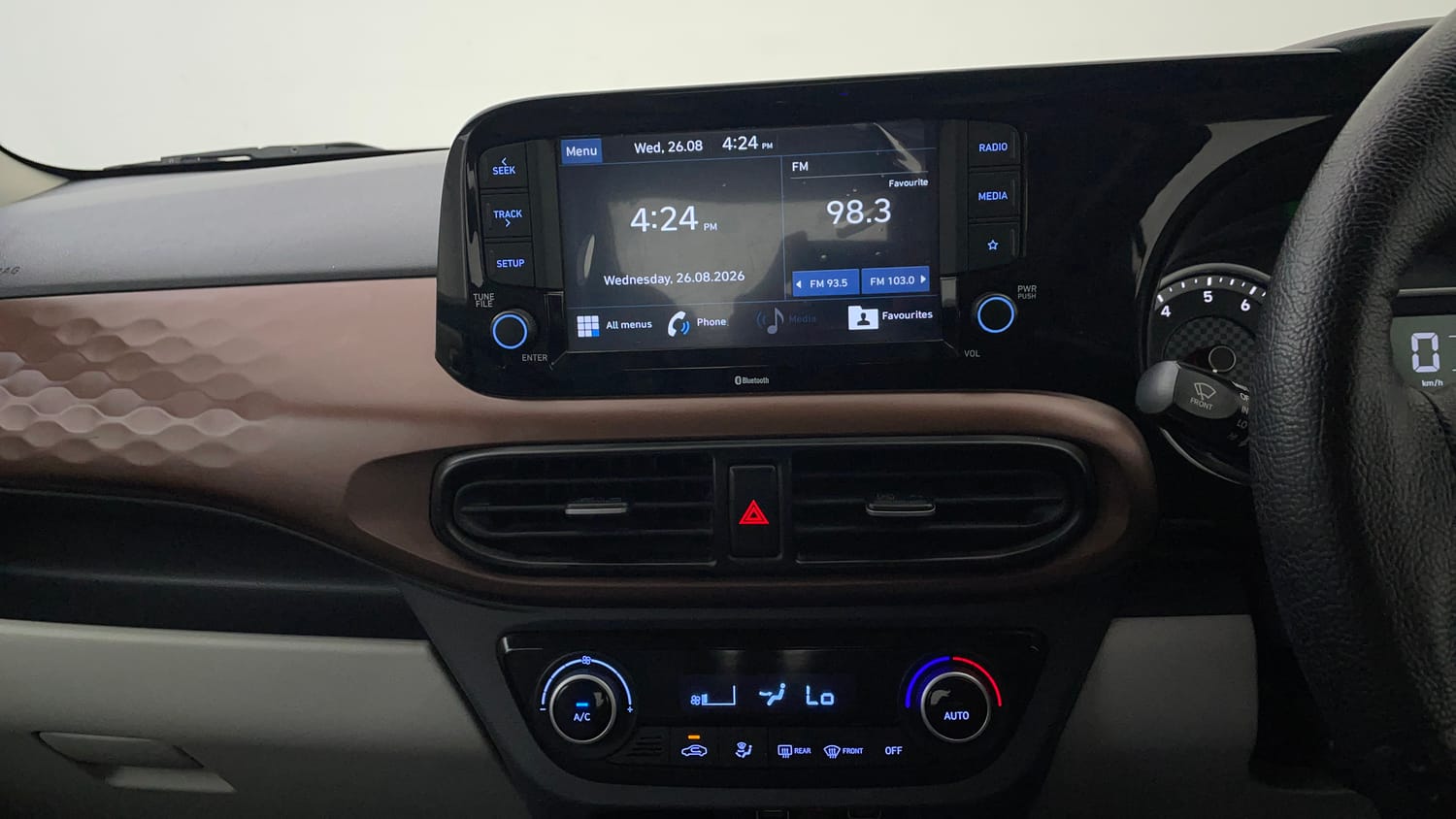 Used 2020 Hyundai Aura SX Plus 1.2 AMT Petrol Petrol Automatic interior MUSIC SYSTEM & AC CONTROL VIEW