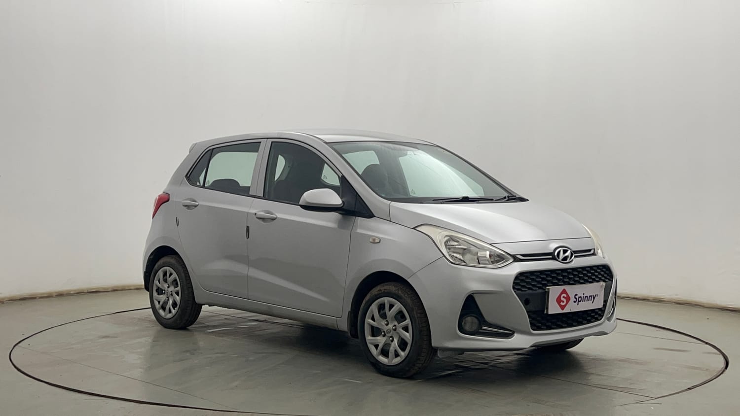 Used 2017 Hyundai Grand i10 Magna 1.2 Kappa VTVT Petrol Manual exterior RIGHT FRONT CORNER VIEW