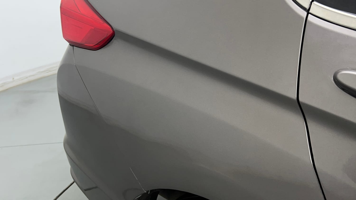 Used 2015 Honda City SV Petrol Manual dents MINOR SCRATCH