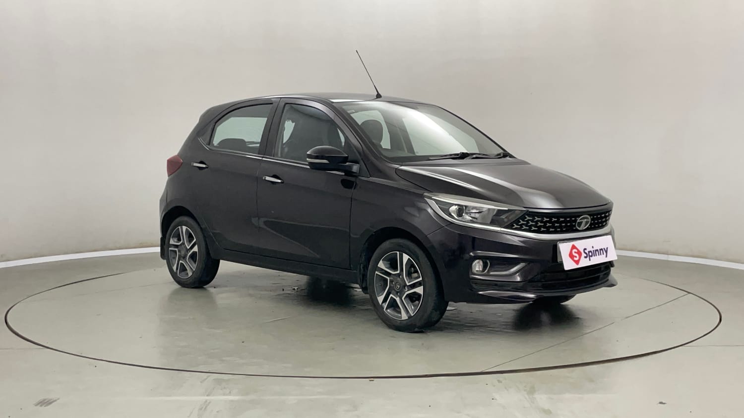 Used 2022 null Petrol Automatic exterior RIGHT FRONT CORNER VIEW