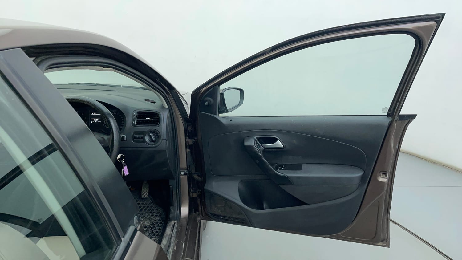 Used 2017 Volkswagen Ameo Trendline 1.2L (P) Petrol Manual interior RIGHT FRONT DOOR OPEN VIEW