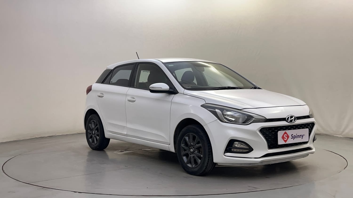 Used 2020 Hyundai Elite i20 Sportz Plus 1.2 Petrol Manual exterior RIGHT FRONT CORNER VIEW