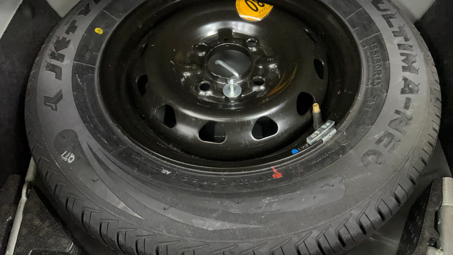 Used 2022 Tata Tigor XZ CNG Cng Manual tyres SPARE TYRE VIEW