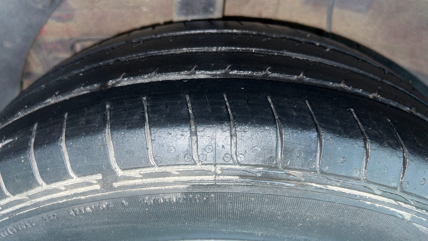 Used 2018 Hyundai Elite i20 Sportz 1.2 Petrol Manual tyres RIGHT REAR TYRE TREAD VIEW