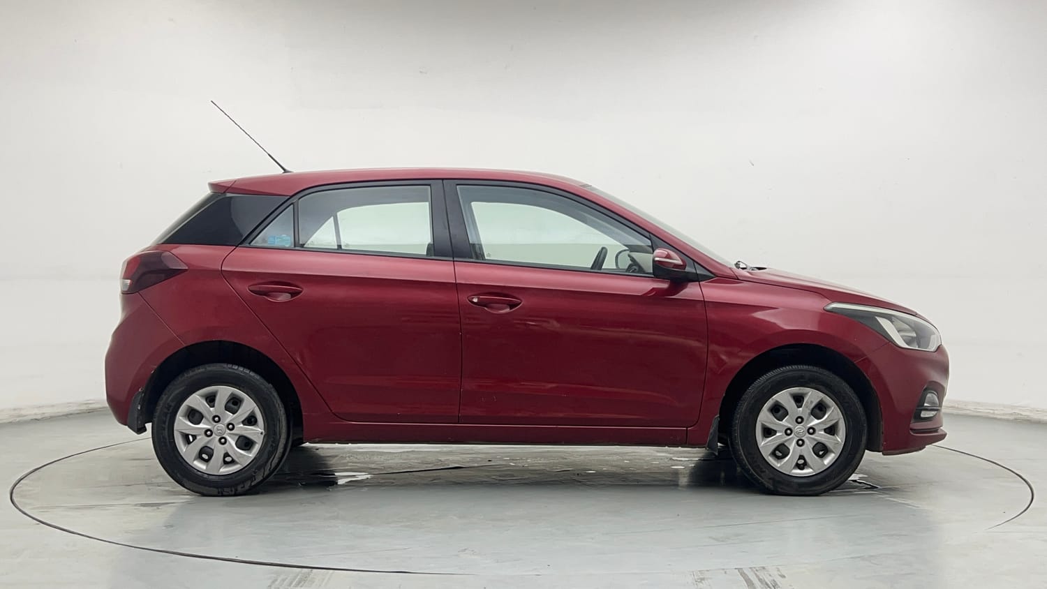 Used 2018 Hyundai Elite i20 Sportz 1.2 Petrol Manual exterior RIGHT SIDE VIEW