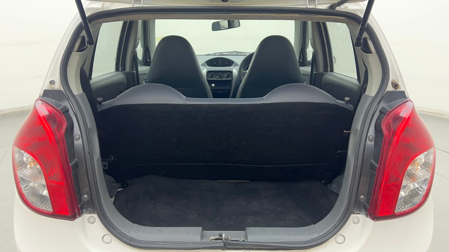 Used 2015 Maruti Suzuki Alto 800 Lxi Petrol Manual interior DICKY INSIDE VIEW