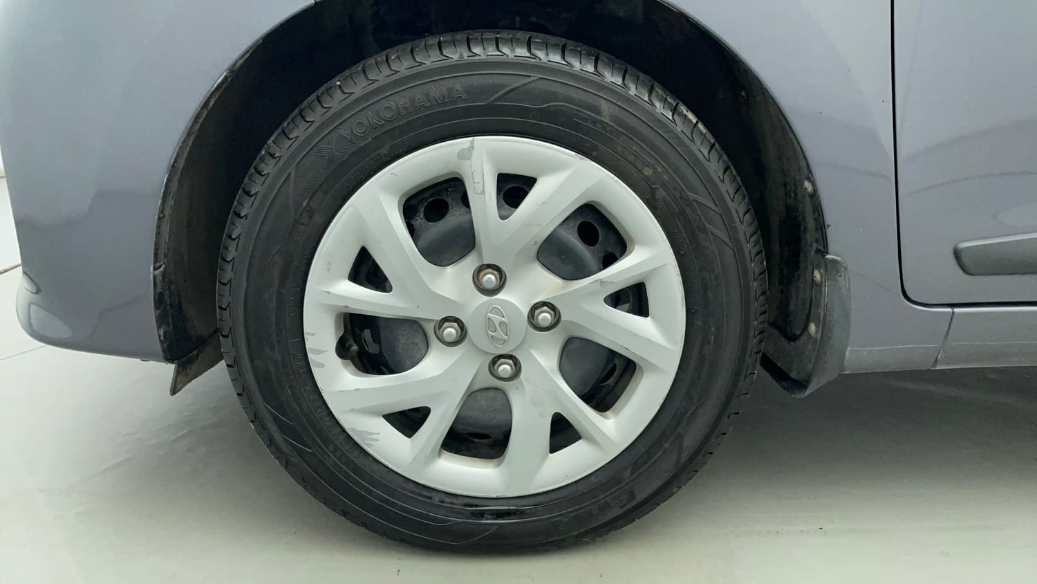 Used 2019 Hyundai Grand i10 Sportz 1.2 Kappa VTVT Petrol Manual tyres LEFT FRONT TYRE RIM VIEW