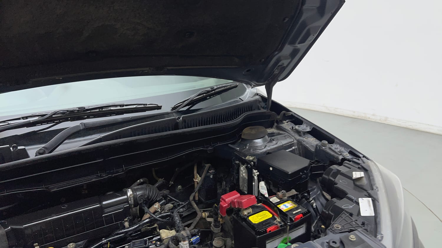 Used 2021 maruti-suzuki Vitara Brezza LXi Petrol Manual engine ENGINE LEFT SIDE HINGE & APRON VIEW