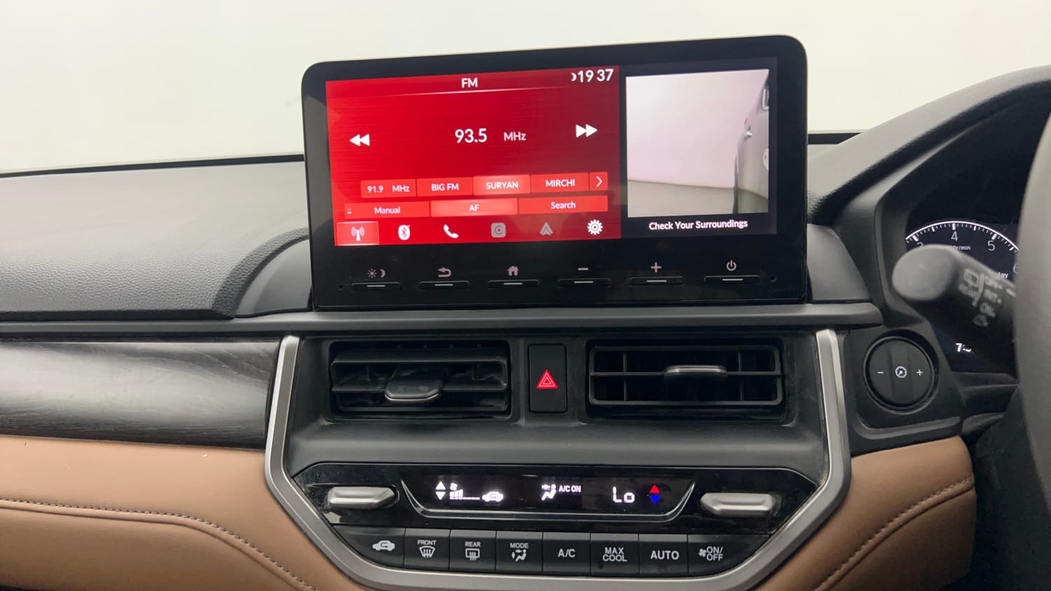 Used 2025 Honda Elevate ZX MT Petrol Manual interior MUSIC SYSTEM & AC CONTROL VIEW