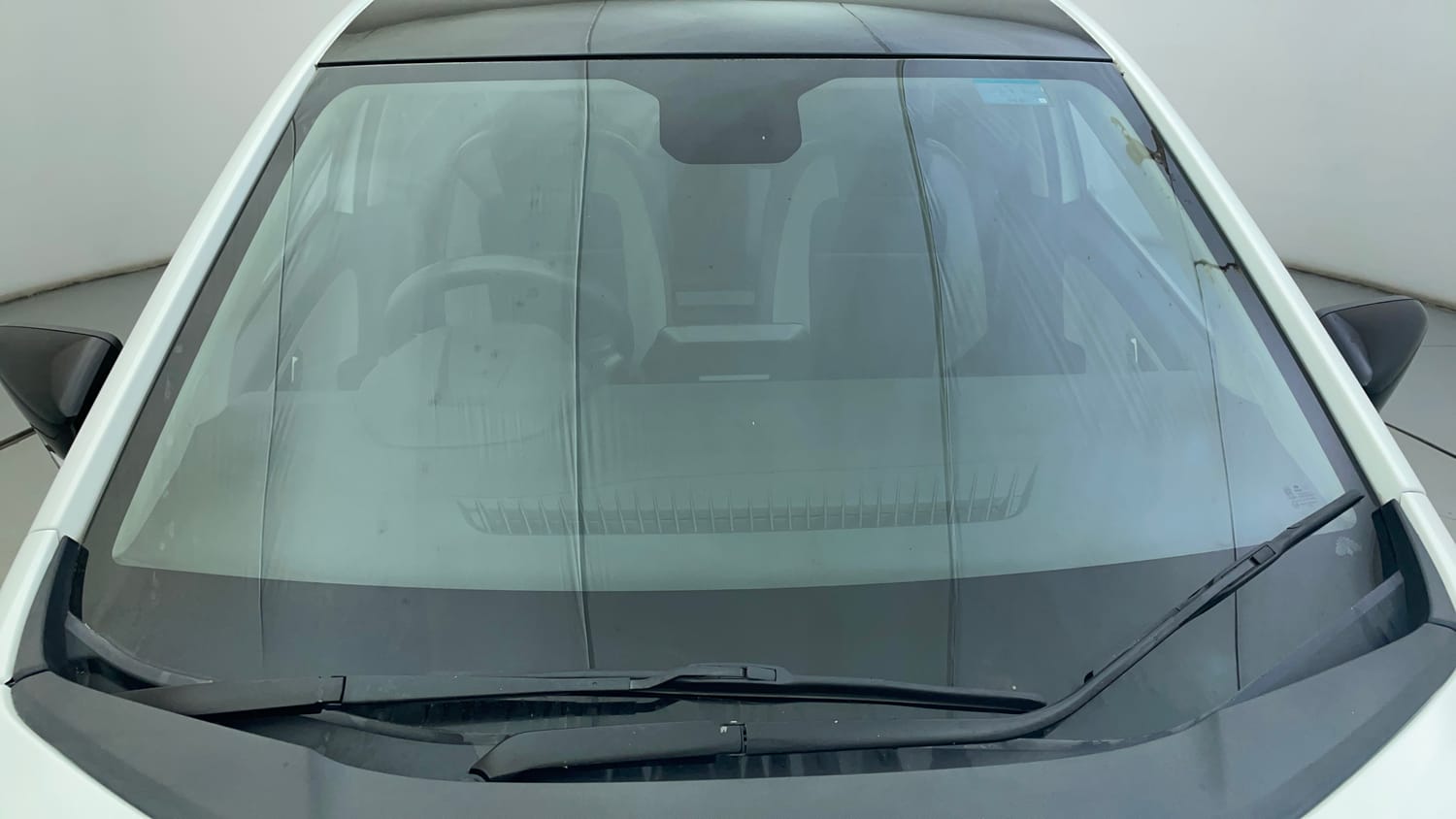 Used 2023 Tata Altroz XZ Plus (S) Diesel Diesel Manual exterior FRONT WINDSHIELD VIEW