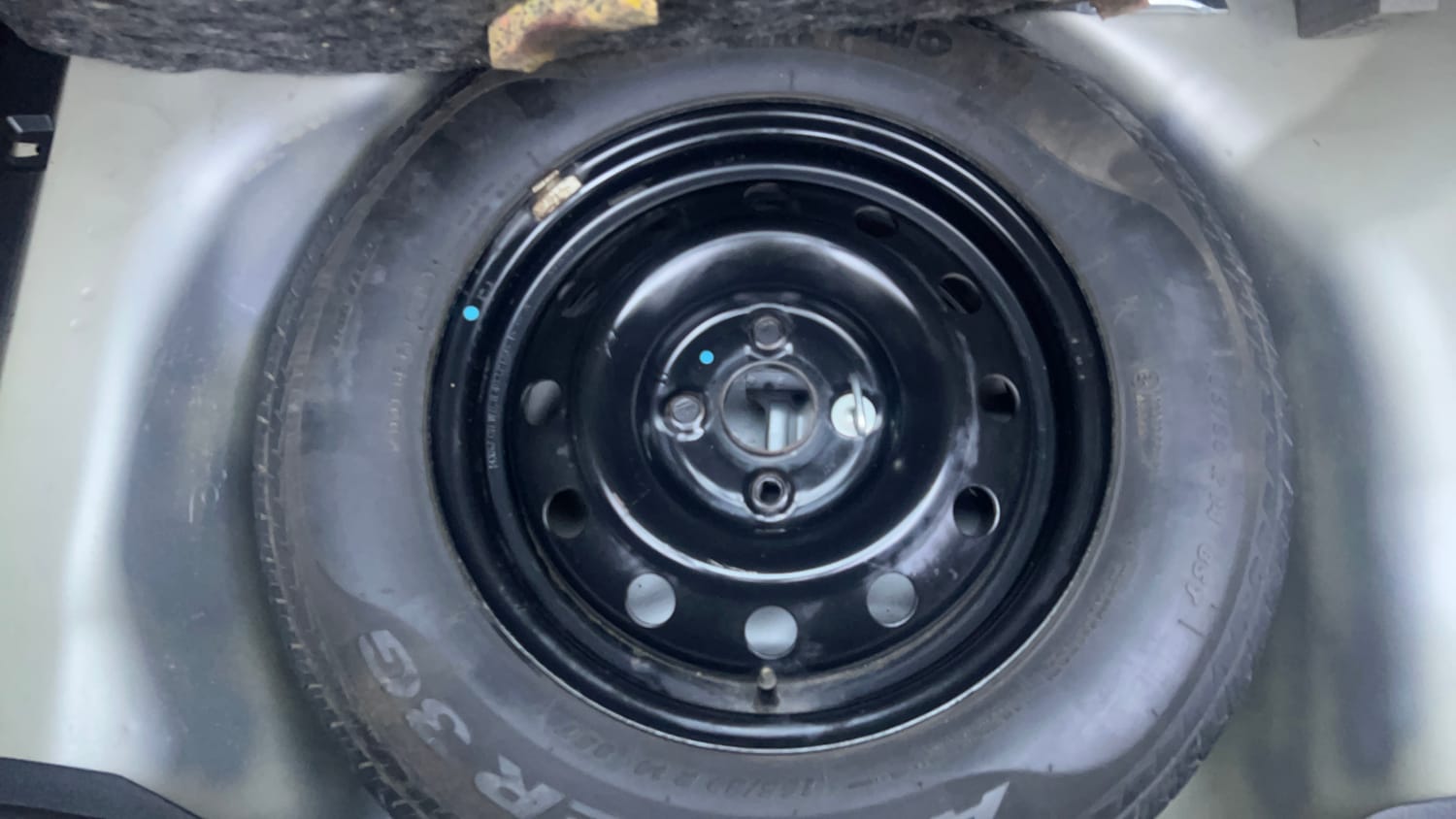 Used 2015 Maruti Suzuki Swift VXi Petrol Manual tyres SPARE TYRE VIEW