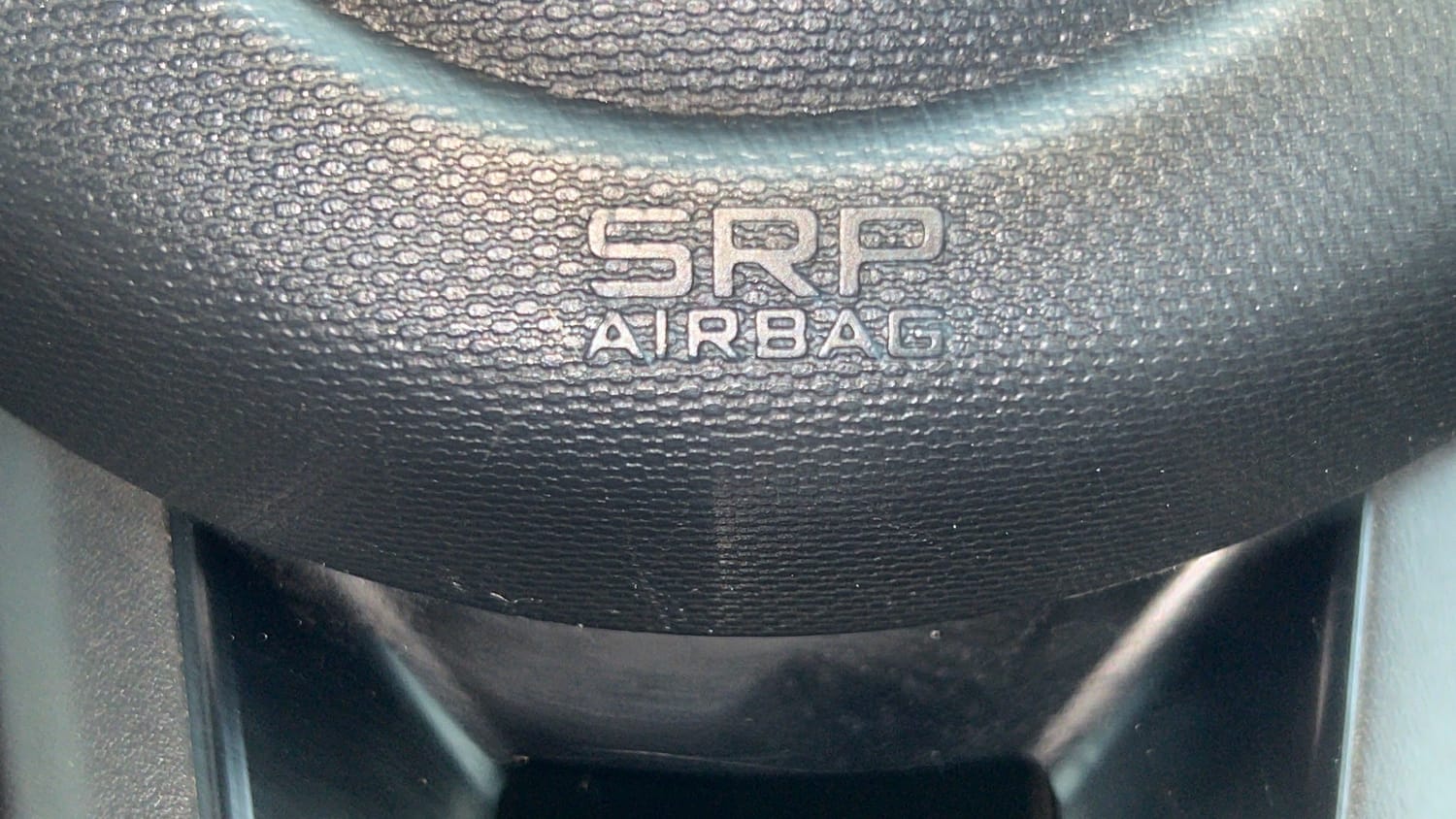 Used 2020 Renault Kwid RXT 1.0 AMT Opt Petrol Automatic top_features Airbags