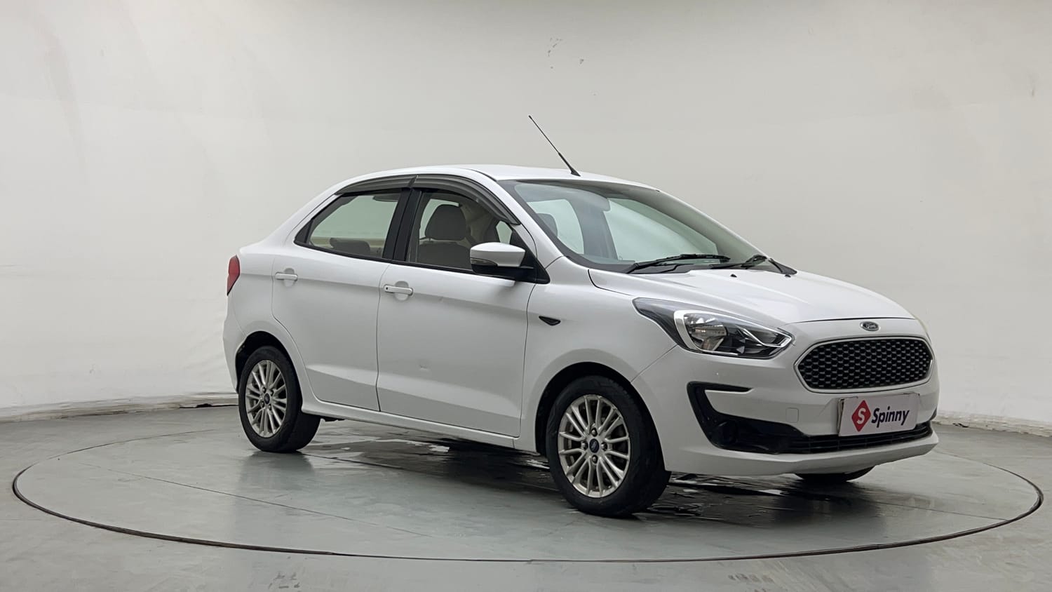 Used 2020 Ford Figo Aspire Titanium1.5 TDCi Diesel Manual exterior RIGHT FRONT CORNER VIEW