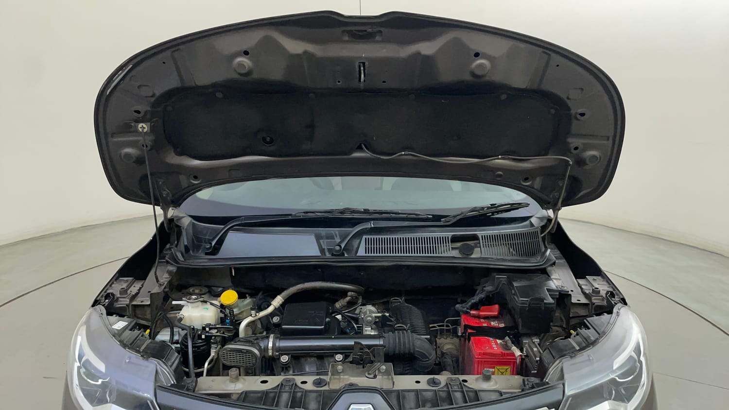 Used 2022 Renault Triber RXZ EASY-R AMT Dual Tone Petrol Automatic engine ENGINE & BONNET OPEN FRONT VIEW