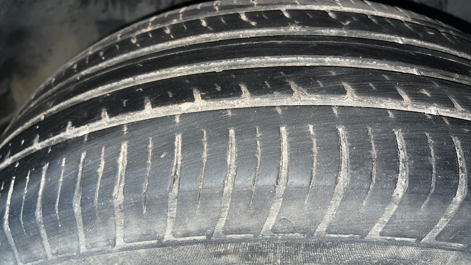 Used 2022 Tata Harrier XTA Plus Diesel Automatic tyres RIGHT FRONT TYRE TREAD VIEW