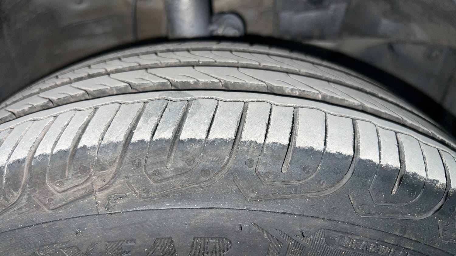 Used 2019 Honda Amaze 1.2 S CVT Petrol Petrol Automatic tyres RIGHT FRONT TYRE TREAD VIEW