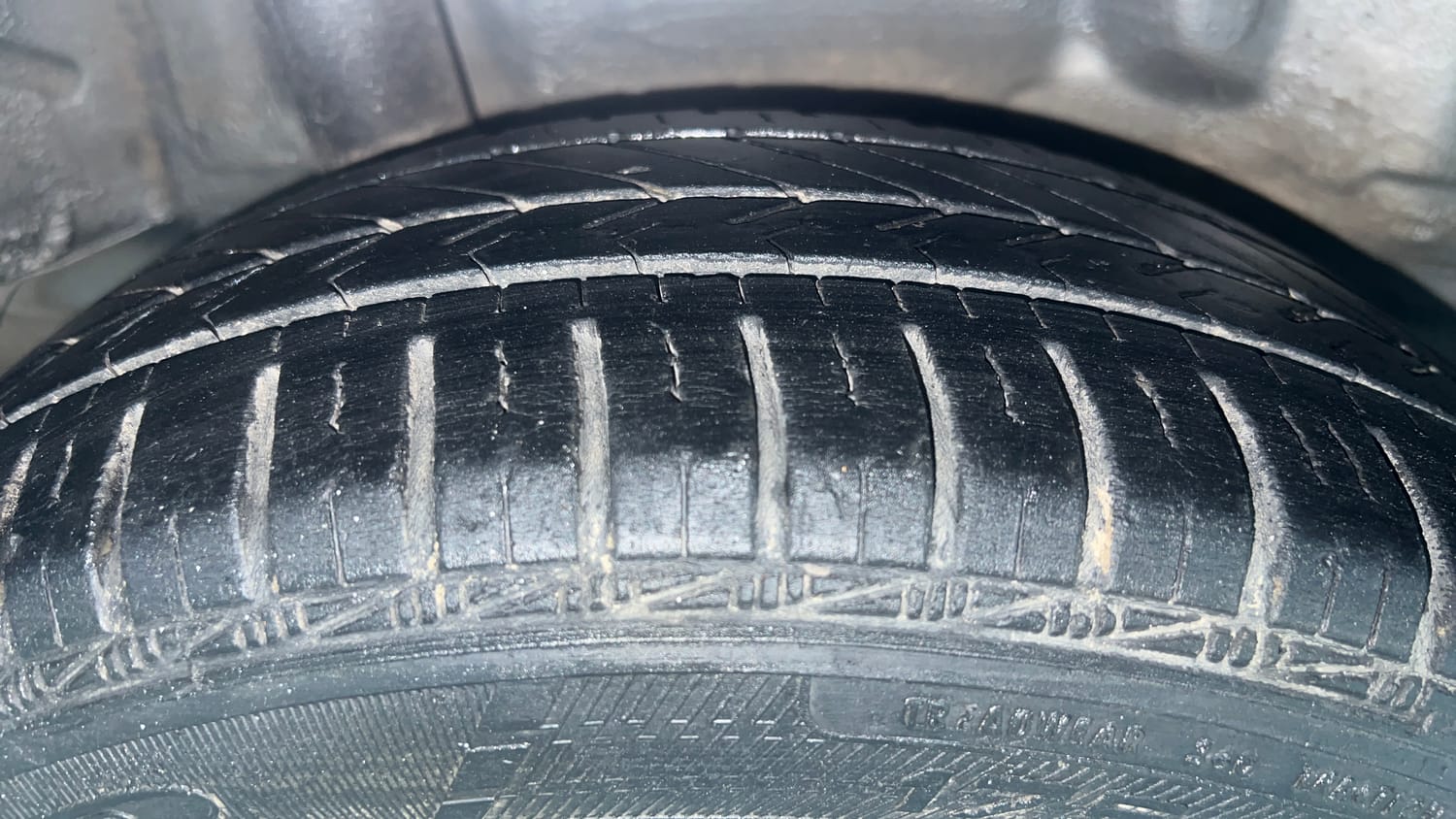 Used 2013 Honda Amaze 1.2 EX i-VTEC Petrol Manual tyres RIGHT REAR TYRE TREAD VIEW
