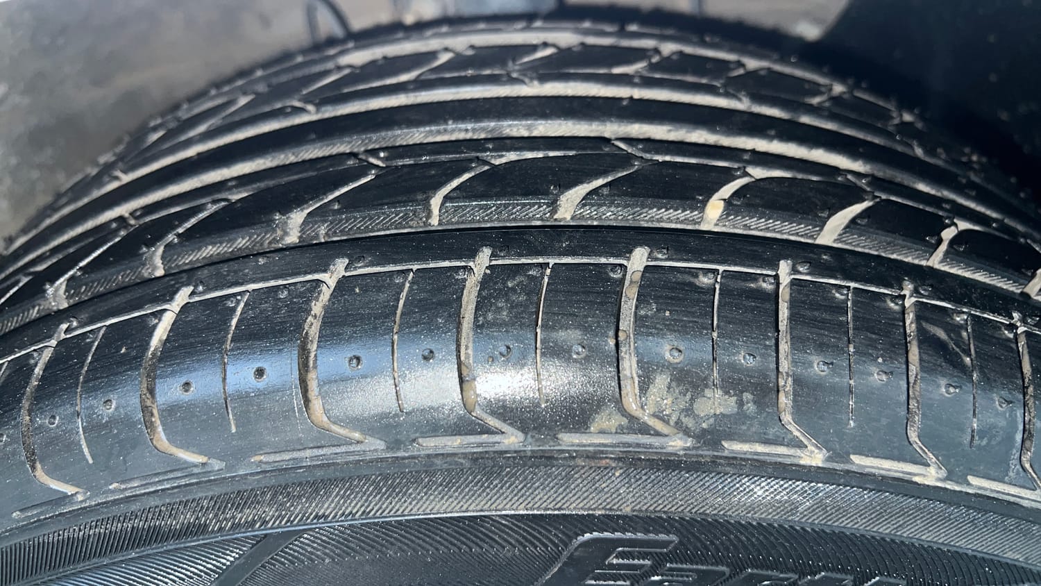 Used 2019 Hyundai Verna EX 1.4 VTVT Petrol Manual tyres RIGHT FRONT TYRE TREAD VIEW