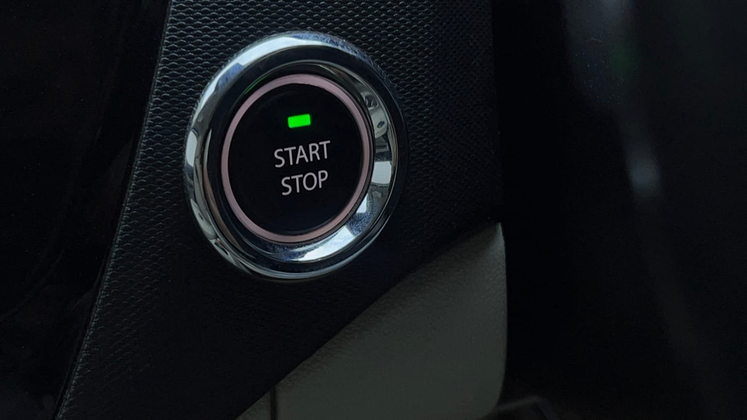 Used 2023 Tata Tiago EV XZ Plus Tech LUX Long Range Electric Automatic top_features Keyless start
