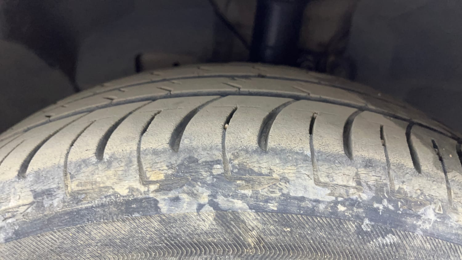 Used 2018 Ford EcoSport Titanium + 1.5L TDCi Diesel Manual tyres LEFT FRONT TYRE TREAD VIEW