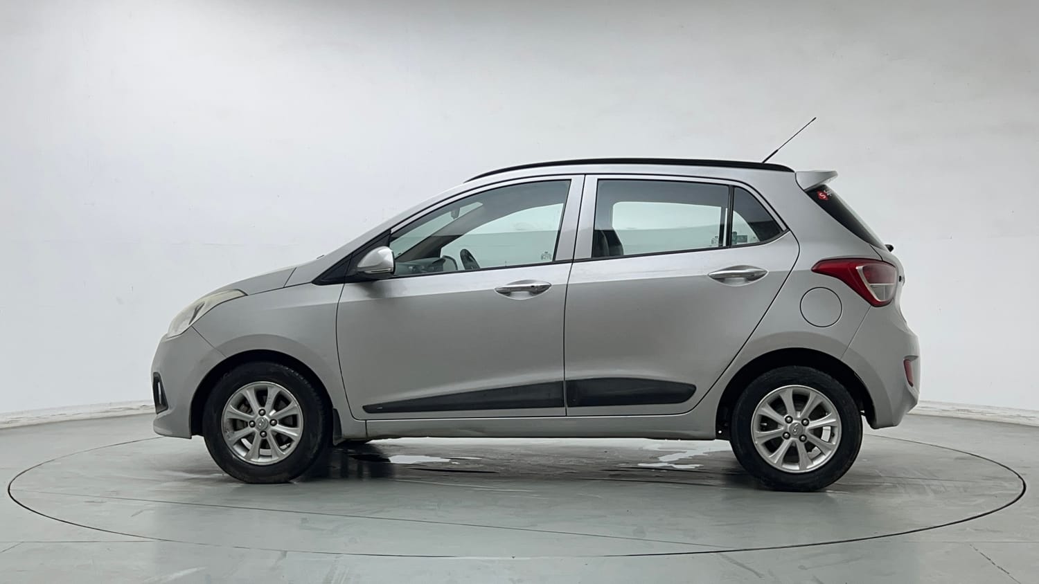 Used 2015 Hyundai Grand i10 Asta AT 1.2 Kappa VTVT Petrol Automatic exterior LEFT SIDE VIEW