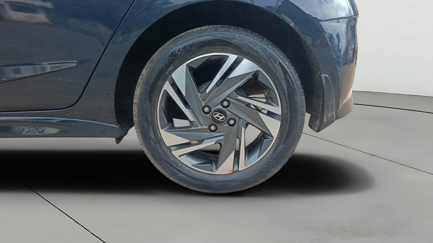 Used 2021 Hyundai New i20 Asta (O) 1.0 Turbo DCT Petrol Automatic tyres LEFT REAR TYRE RIM VIEW