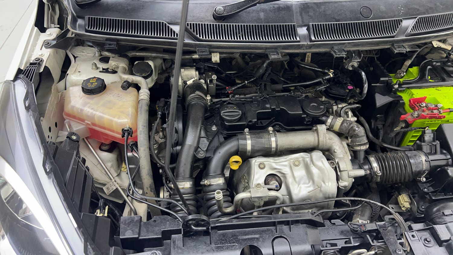Used 2020 Ford Figo Aspire Titanium1.5 TDCi Diesel Manual engine ENGINE RIGHT SIDE VIEW