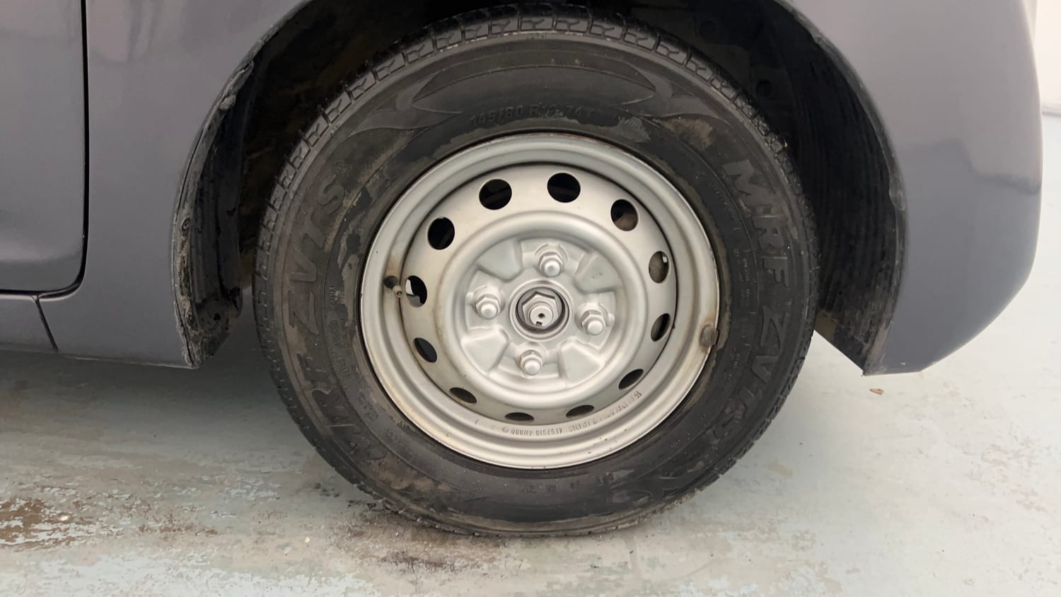 Used 2016 Hyundai Eon Era + Petrol Manual tyres RIGHT FRONT TYRE RIM VIEW