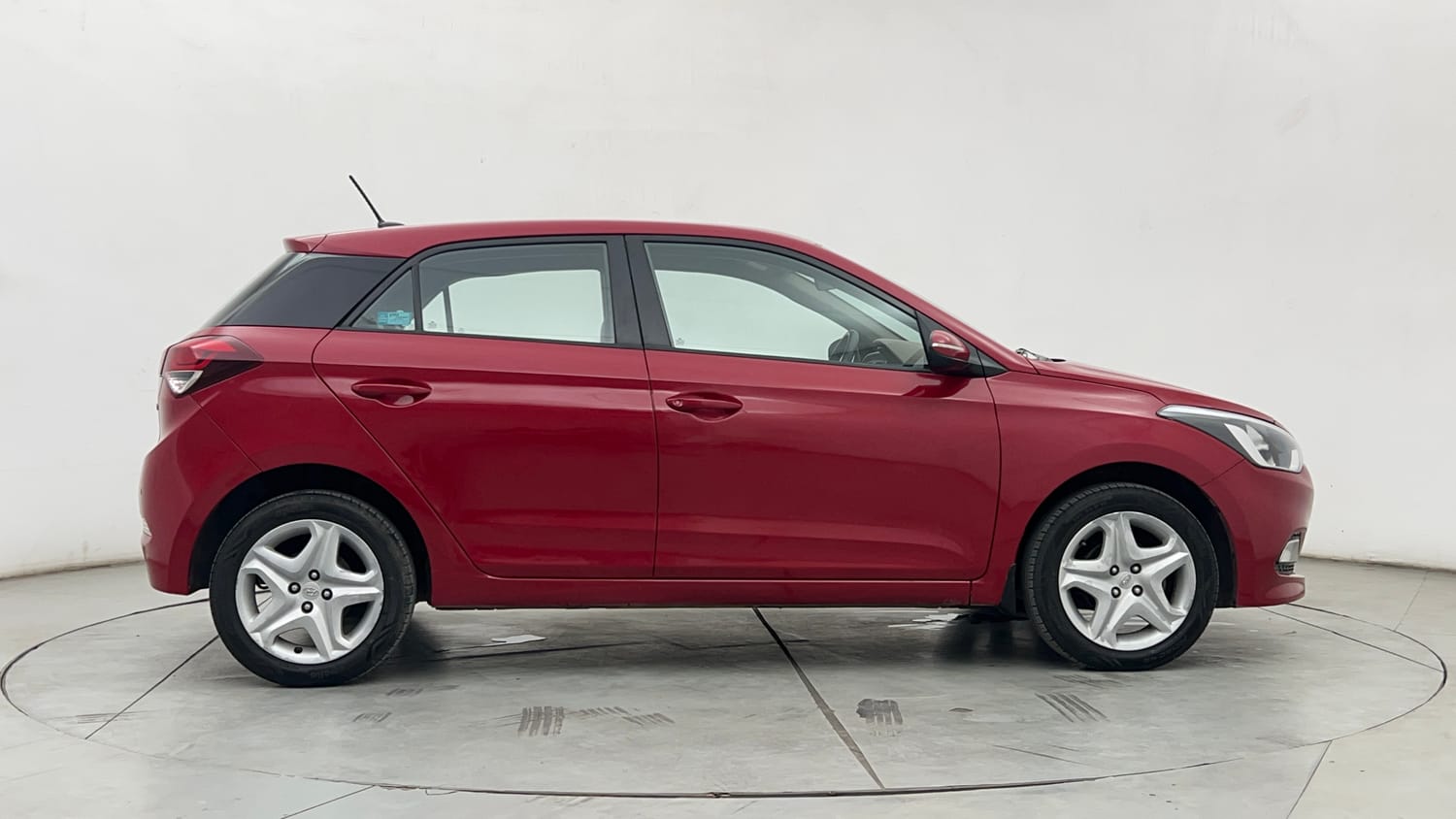 Used 2017 Hyundai Elite i20 Asta 1.2 Petrol Manual exterior RIGHT SIDE VIEW