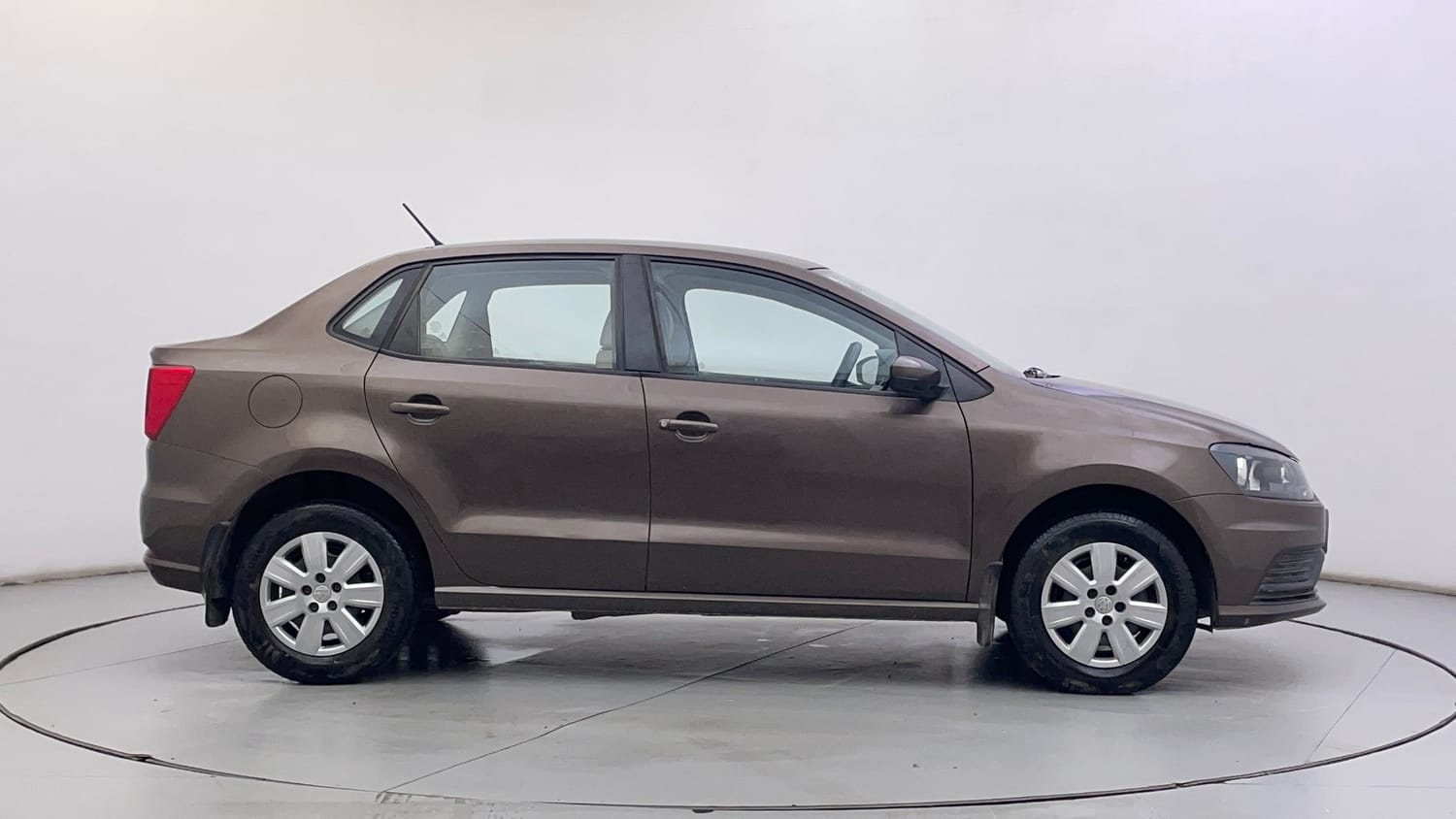 Used 2017 Volkswagen Ameo Trendline 1.2L (P) Petrol Manual exterior RIGHT SIDE VIEW