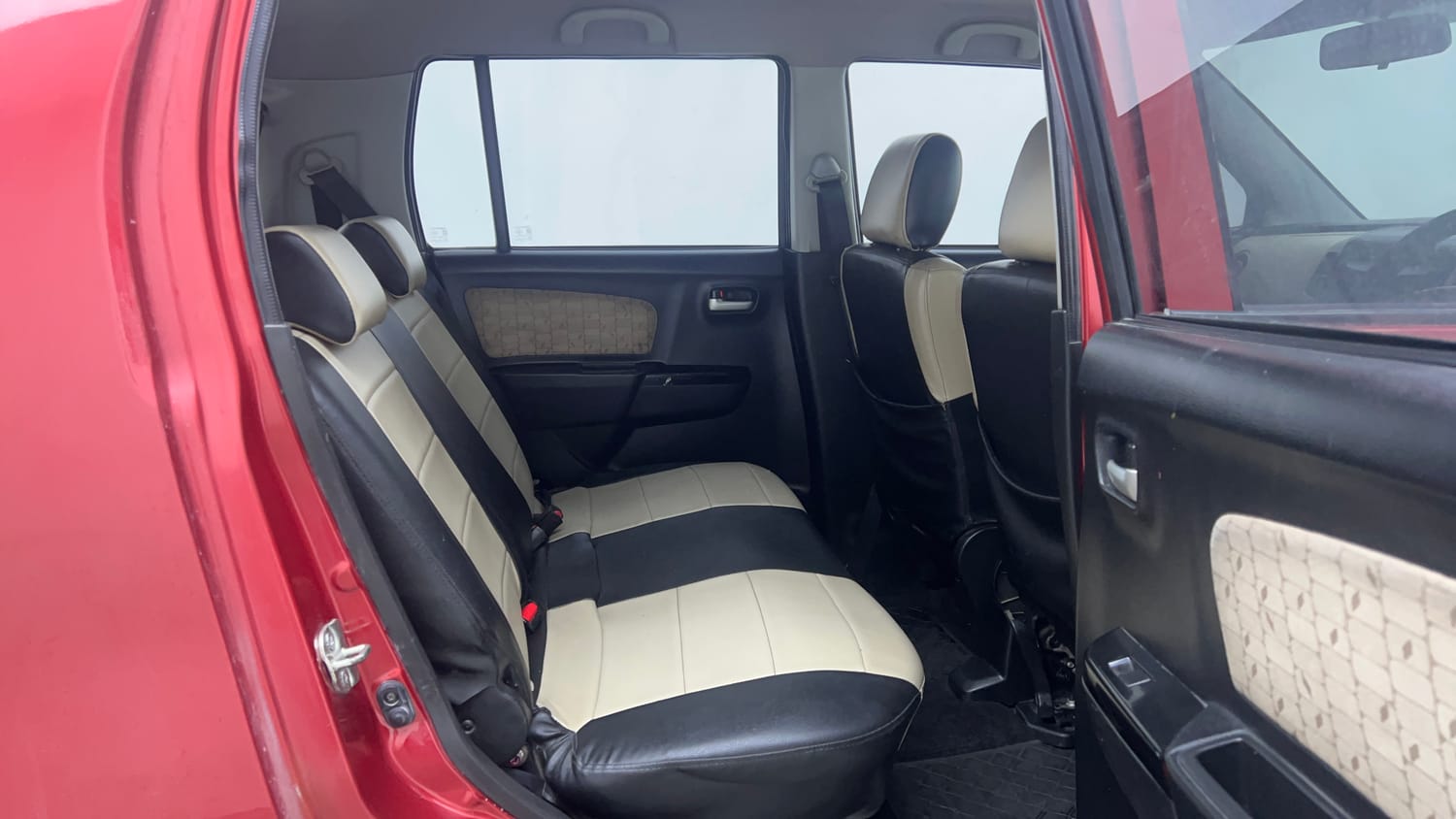 Used 2017 Maruti Suzuki Wagon R 1.0 VXI AMT Petrol Automatic interior RIGHT SIDE REAR DOOR CABIN VIEW