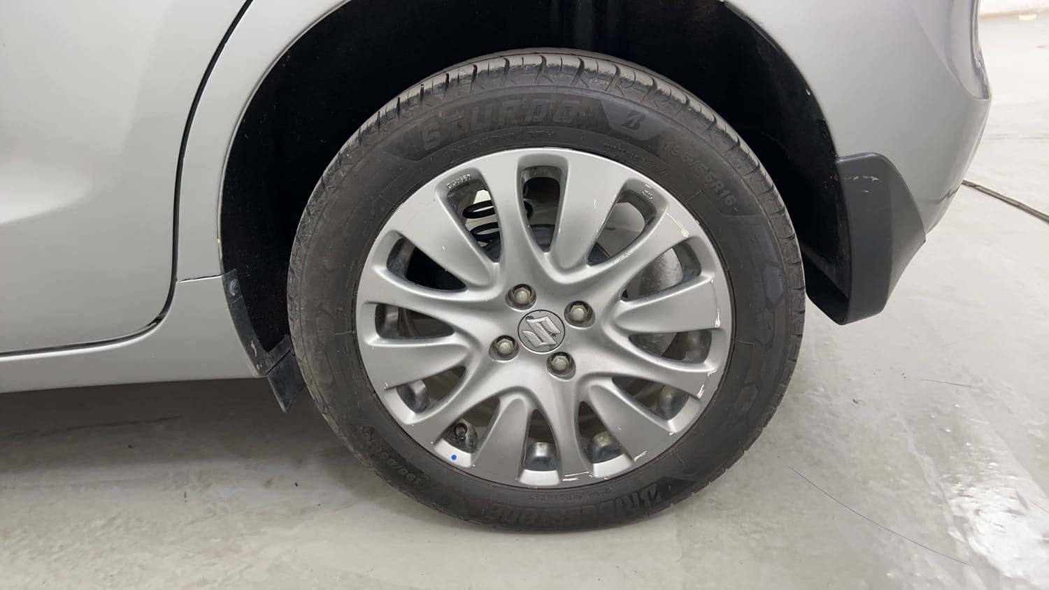 Used 2017 Maruti Suzuki Baleno Alpha 1.2 Petrol Manual tyres LEFT REAR TYRE RIM VIEW