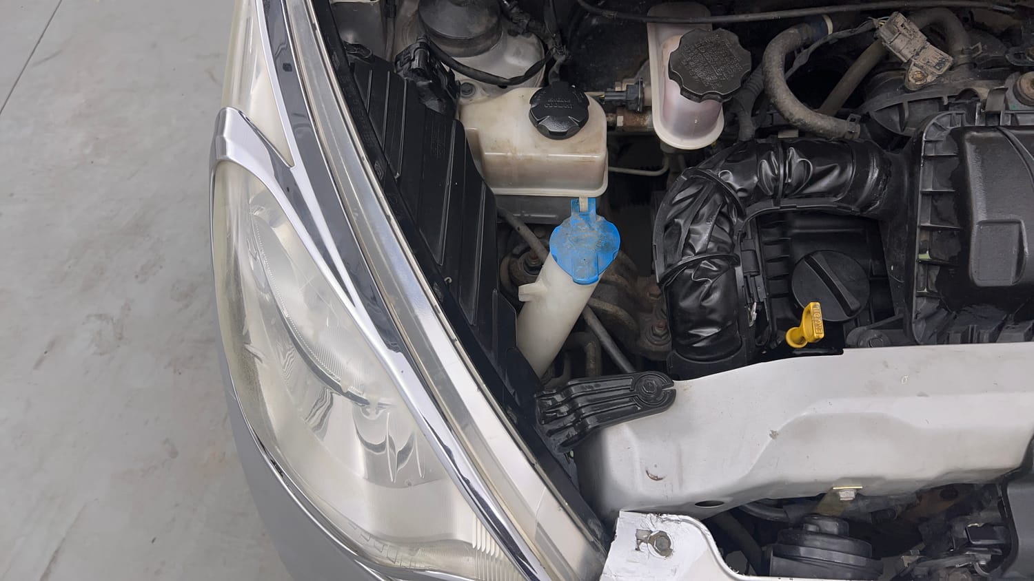 Used 2014 Hyundai Eon Sportz Petrol Manual engine ENGINE RIGHT SIDE VIEW