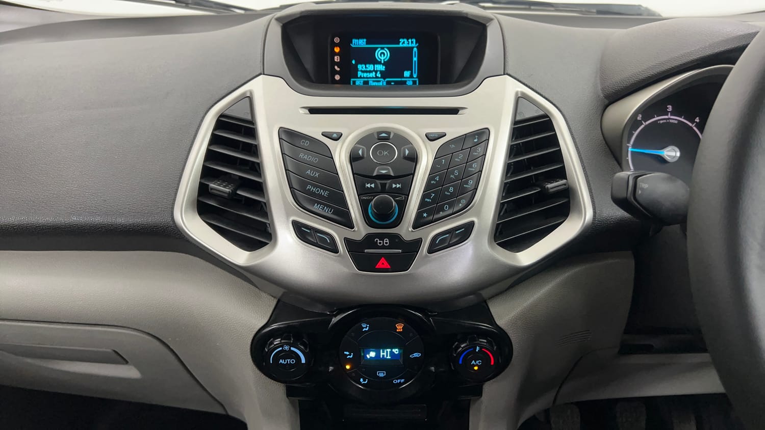 Used 2013 Ford EcoSport Titanium 1.5 TDCi Diesel Manual interior MUSIC SYSTEM & AC CONTROL VIEW