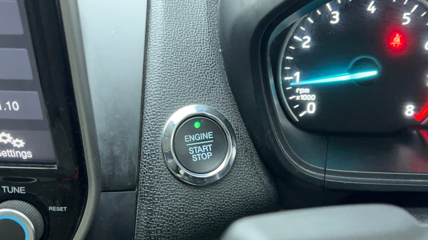 Used 2021 Ford EcoSport Titanium Plus 1.5L Ti-VCT AT Petrol Automatic top_features Keyless start
