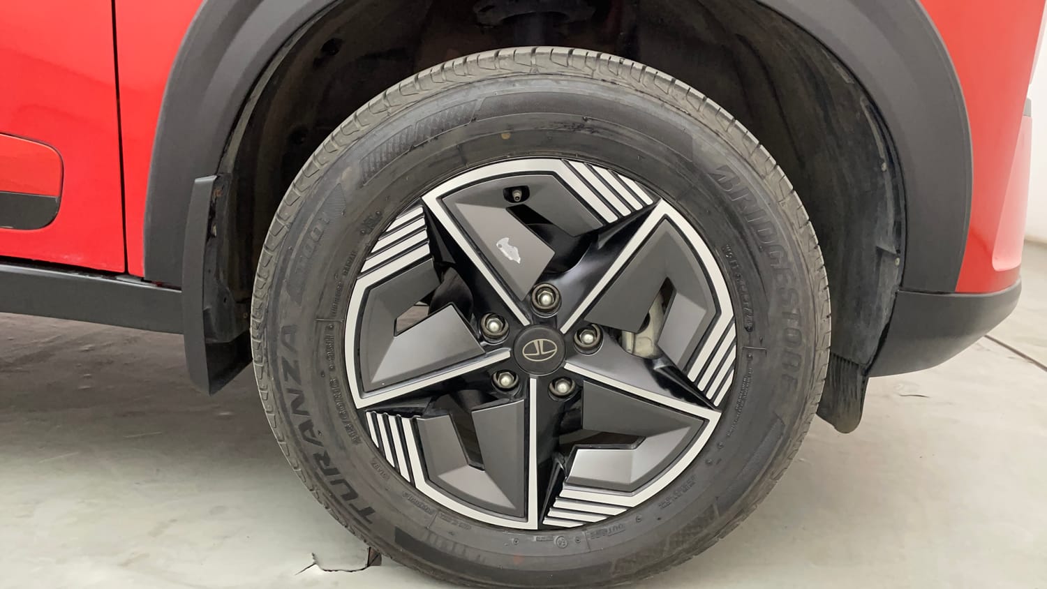 Used 2024 Tata Nexon Creative Plus S 1.2 Revotron Petrol 6AMT Petrol Automatic tyres RIGHT FRONT TYRE RIM VIEW