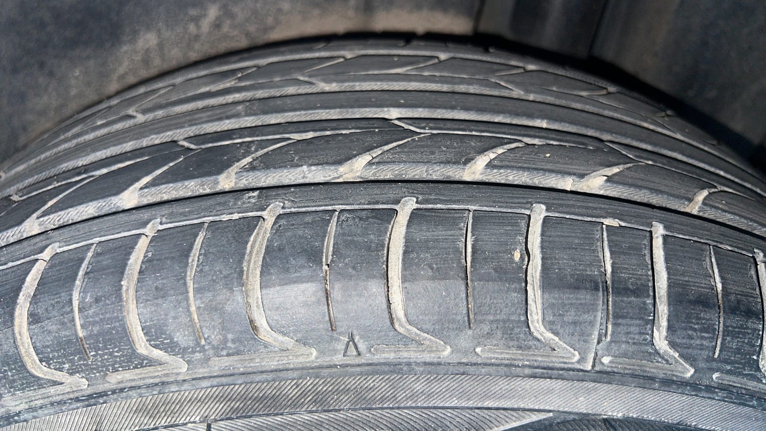 Used 2018 Maruti Suzuki Ciaz Zeta 1.4 MT Petrol Manual tyres LEFT REAR TYRE TREAD VIEW