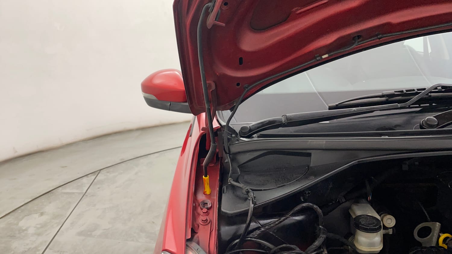 Used 2017 Tata Tiago Revotron XZA Petrol Automatic engine ENGINE RIGHT SIDE HINGE & APRON VIEW