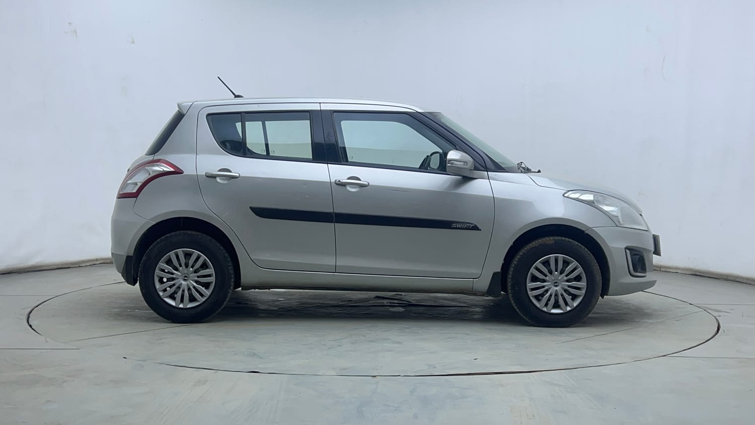 Used 2015 Maruti Suzuki Swift VXi Petrol Manual exterior RIGHT SIDE VIEW
