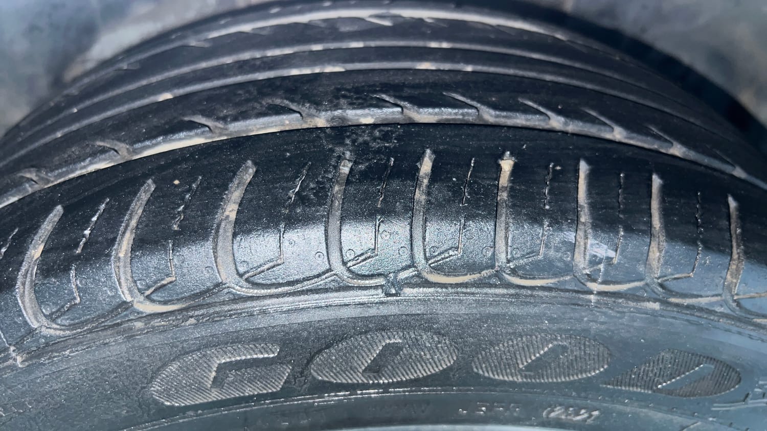 Used 2021 Ford EcoSport Titanium Plus 1.5L Ti-VCT AT Petrol Automatic tyres RIGHT FRONT TYRE TREAD VIEW